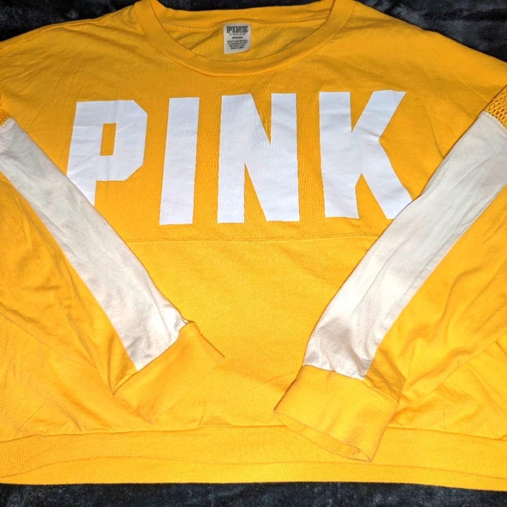 Vs Pink medium top